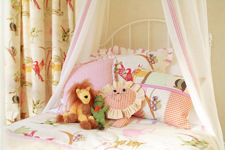 decoracion infantil con telas y papeles pintados