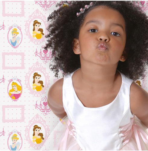 Empapelar con la pintura juvenil