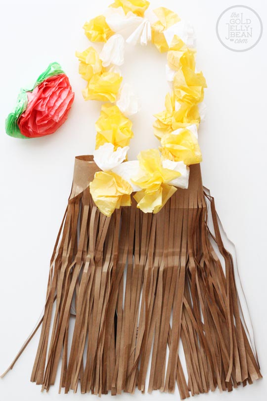 Un disfraz de hawaiana realizado con papel kraft (la falda) y papel de ...