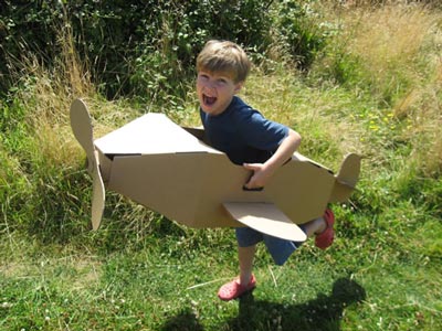 Juguetes de cartón reciclado: Avión Paperpod