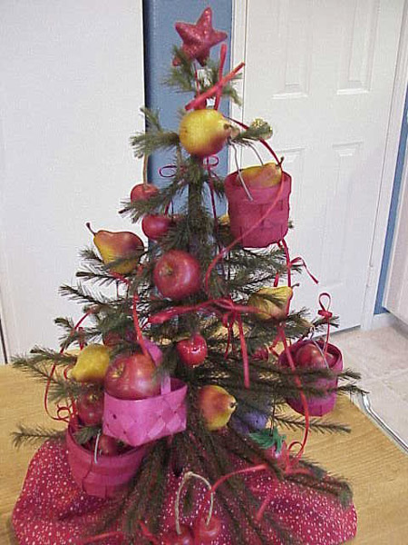 Decorar el árbol de navidad con frutas
