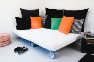 Habitacion juvenil en el sotano – ¿Nos acompañas en la visita?