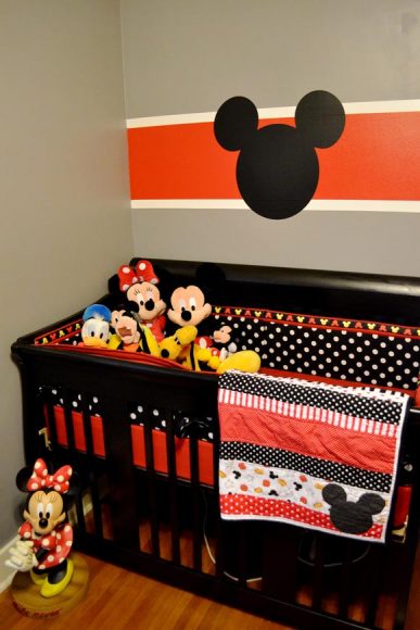 Dormitorio bebé decorado de Mickey