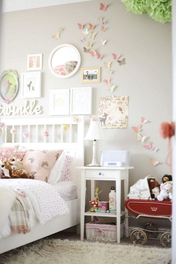 Mesilla Top Home Solutions con diseño de mariposas color rosa. para dormitorio infantil 