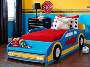 Decorar un dormitorio para futuros pilotos de carreras