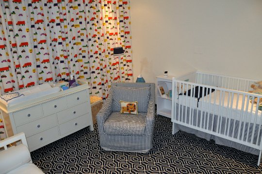Decorar con coches una habitación de bebé