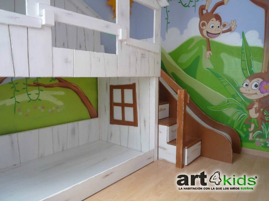 Habitación infantil con cama cabaña