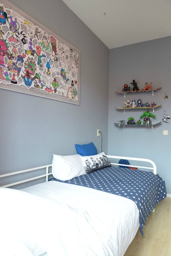 Convertir un monopatín en una estantería